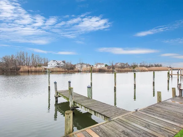 22 Harbour Drive #22, Blue Point, NY 11715