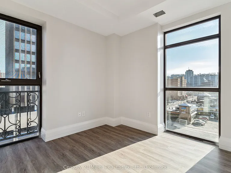 118 King St E #618 — Photo 39