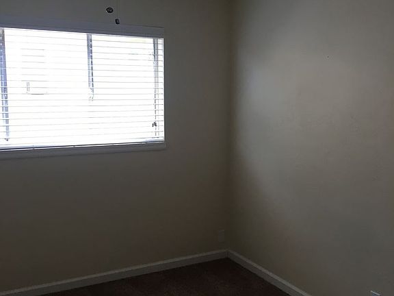 3rd image of 2414 Capitol Ave APT 11