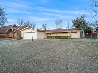 5887 S Irvington Ave, Tulsa, OK 74135