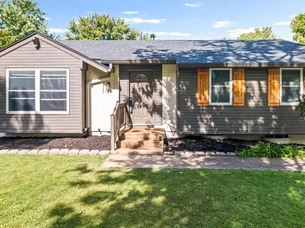 1109 NW Kingsridge Ct, Blue Springs, MO 64015