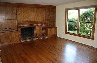 3rd image of 355 Ambleside Dr