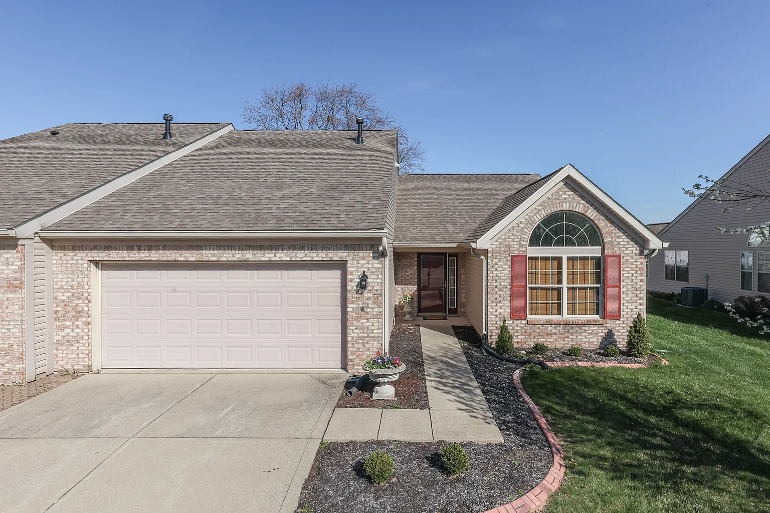 1480 Hamilton Dr photo 1