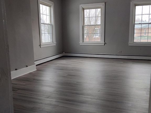 2nd image of 117 E Water St