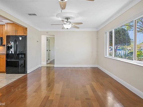 4th image of 4627R 55th Ave N