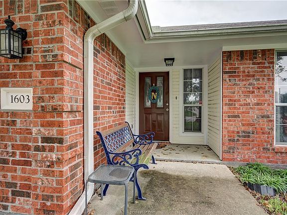 3rd image of 1603 Kernstown Ln
