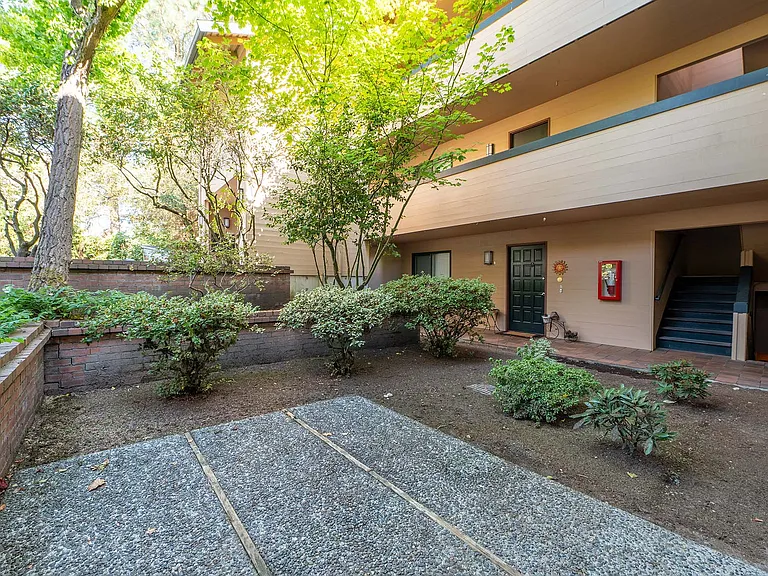 The Regent at Bellevue Way Apartments — Photo 34