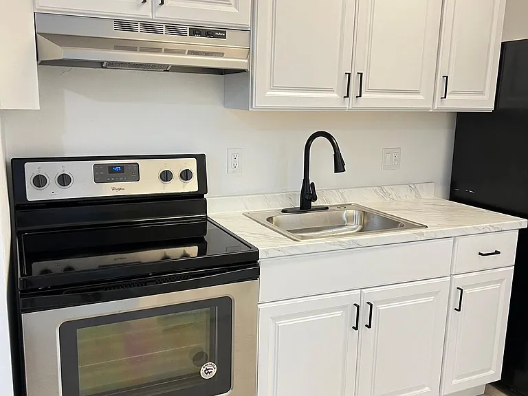 720 NW 61st St #10 — Photo 10
