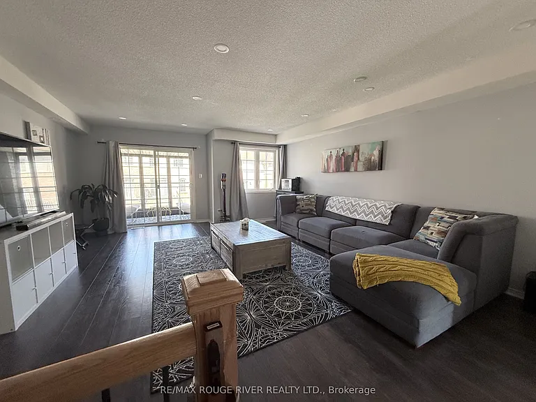 906 Audley Rd N — Photo 12