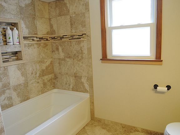 4th image of 10137 W Vienna Ave