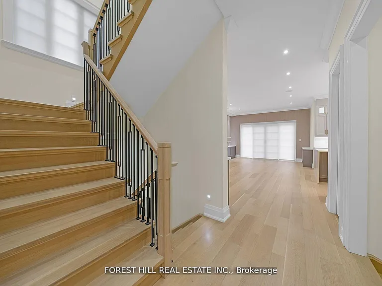 132 Lothian Ave — Photo 17