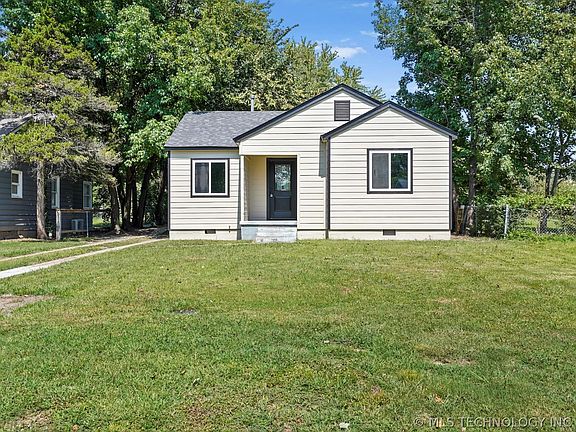 2nd image of 2908 Elgin St