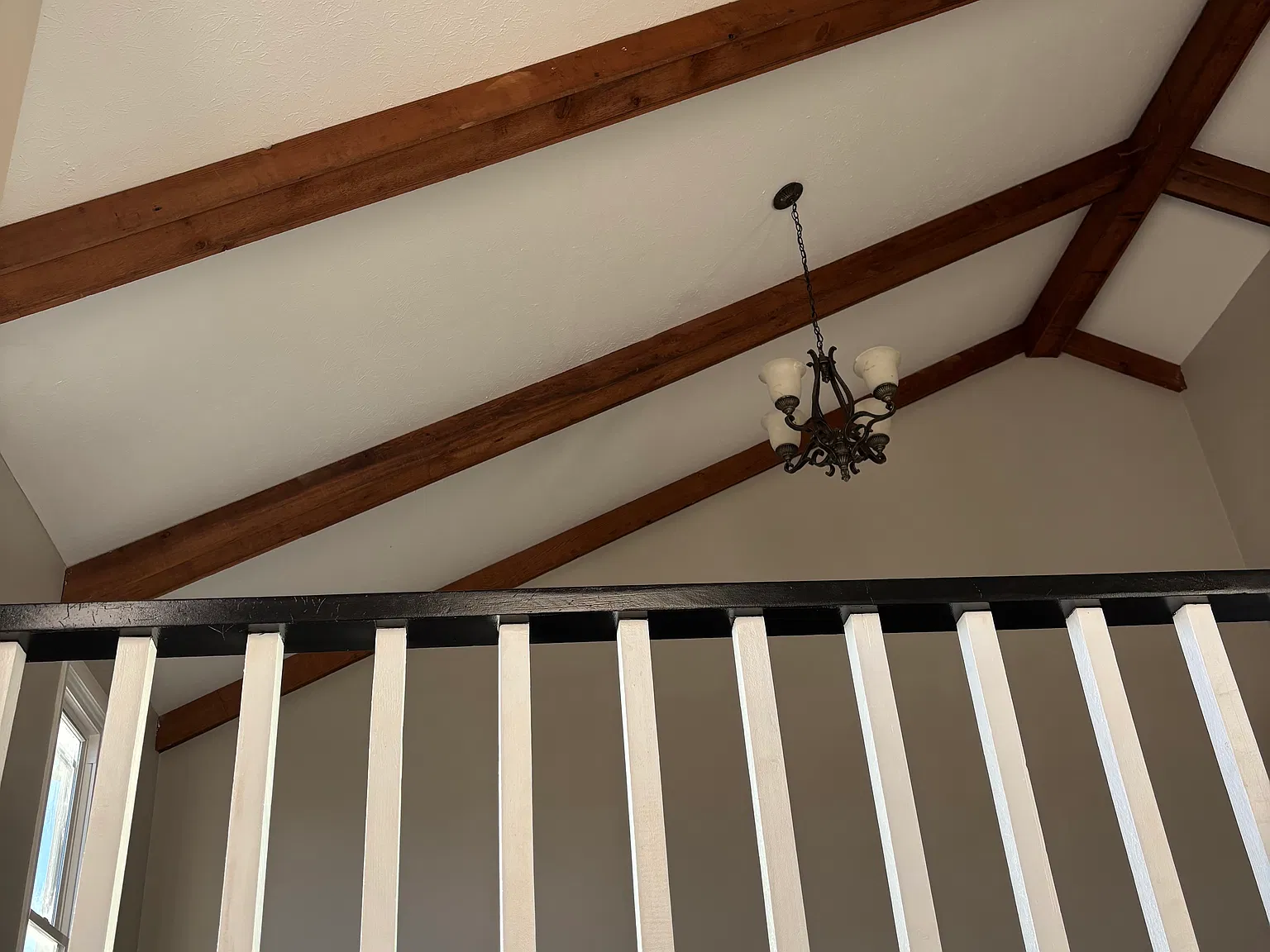4 bed, 1985 sqft, $2,260 — Photo 4