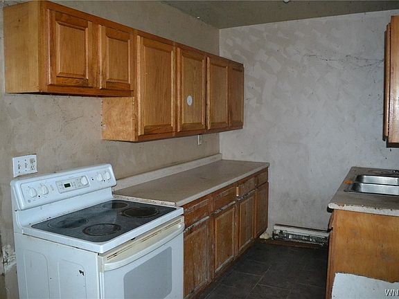 5th image of 32 Saint Hedwig Ave