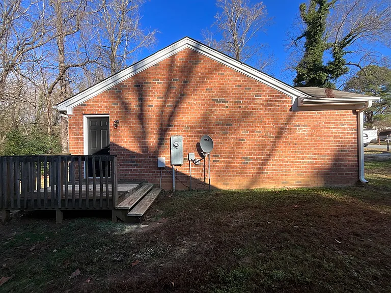 1506 Hidden Creek Ter — Photo 17