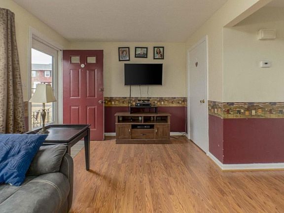 3rd image of 6 Lydon Ln #A1