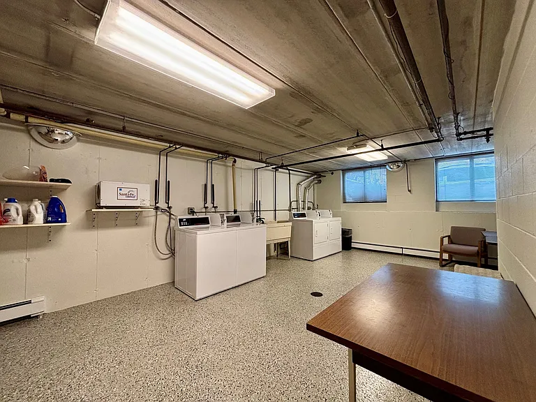 511 W Main St #206 — Photo 10