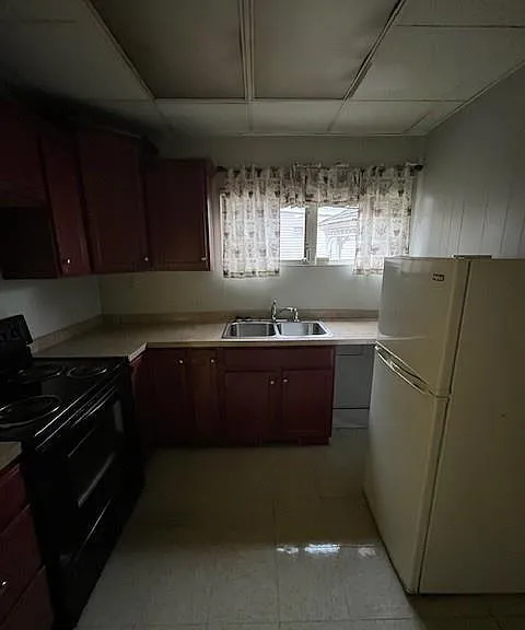 243 E Broad St #4 — Photo 5