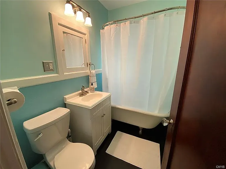 238 Greenwood Pl — Photo 6