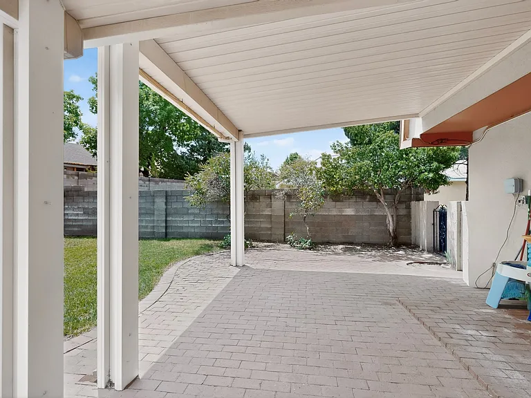 5612 Chelwood Park Blvd NE — Photo 27