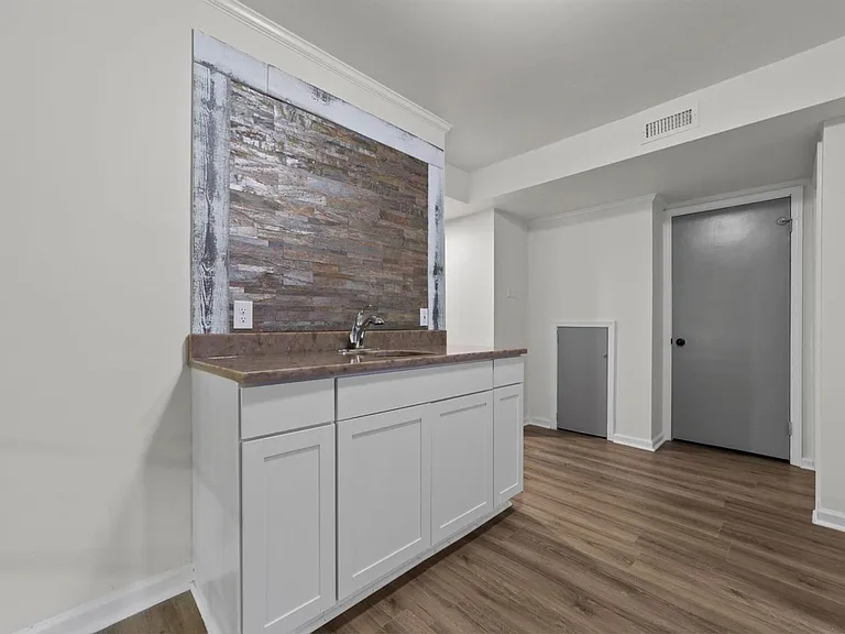 1304 Buckingham Rd — Photo 28