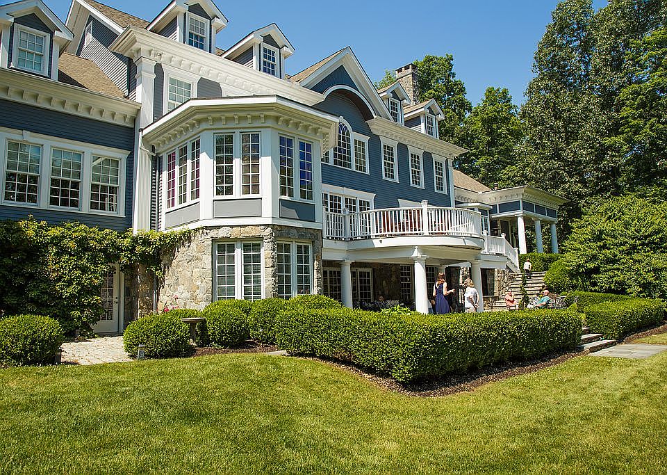 2nd image of 245 Plumb Brook Rd