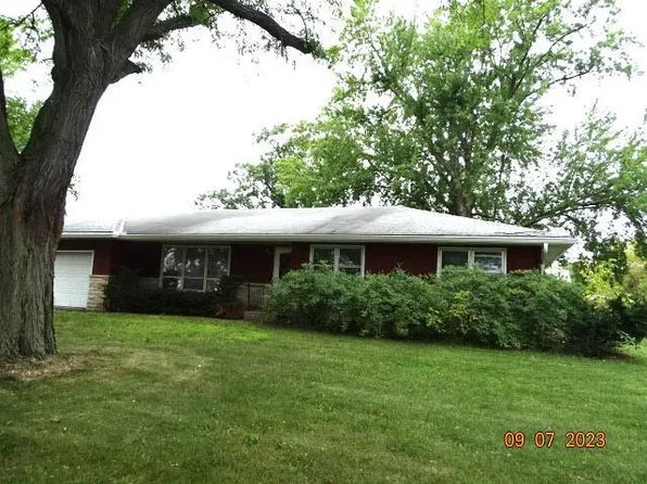 1399 North 8th Avenue, Endeavor, WI 53930