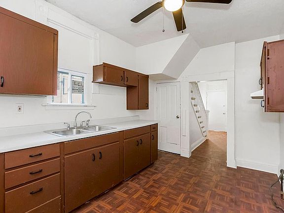 3rd image of 2508 Woodland Ave