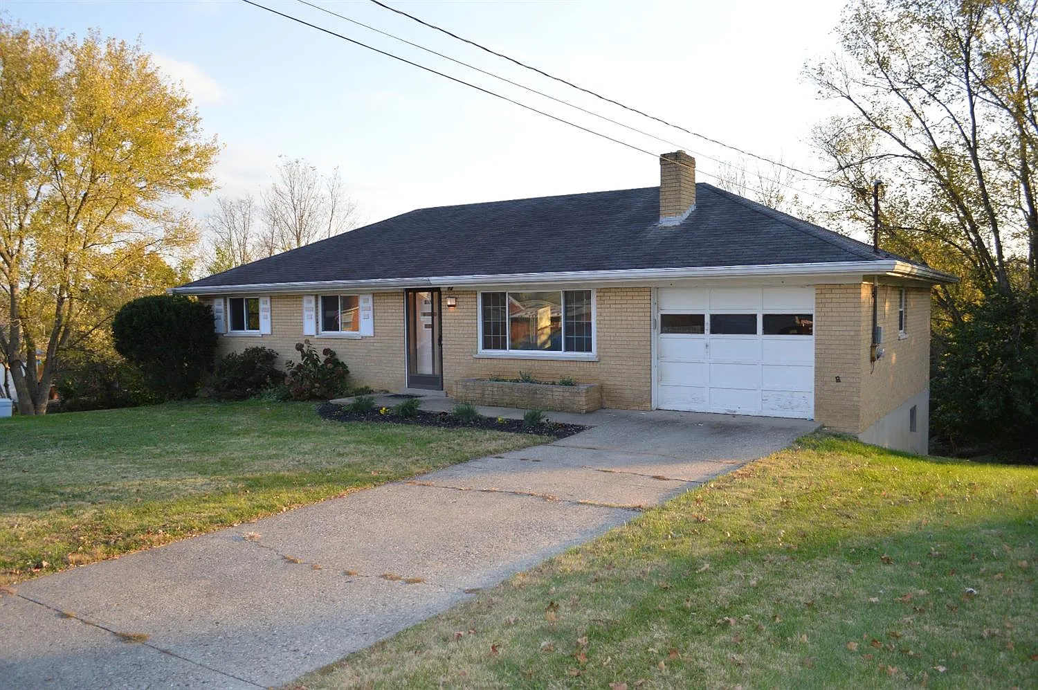 14 Dorothy Dr photo 1