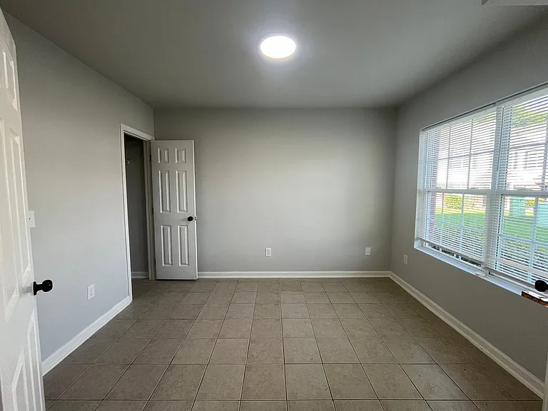 1047 Wheel House Ln #B — Photo 5