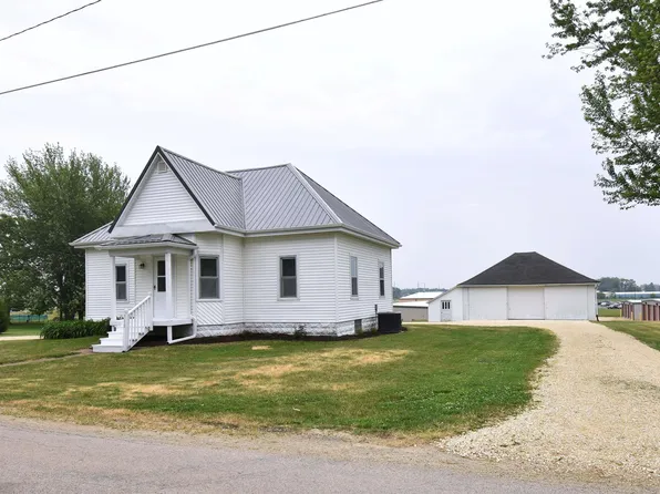 110 12th St SE, Oelwein, IA 50662