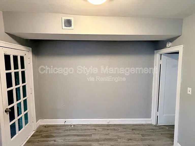 10625 S Calumet Ave #3 — Photo 2