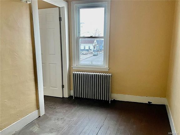 3rd image of 1511 Broadway St APT 2