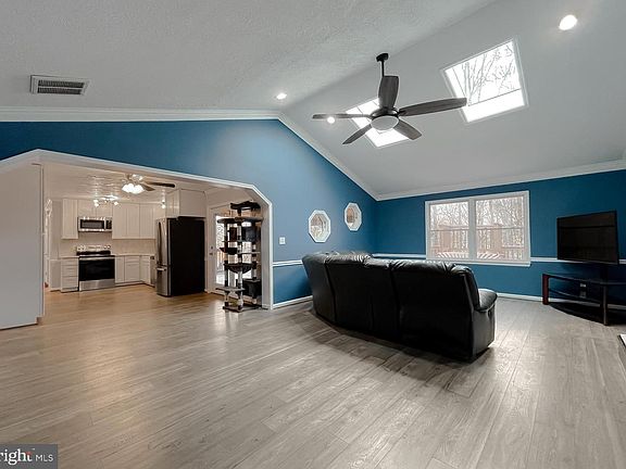 4th image of 29765 Dogwood Cir
