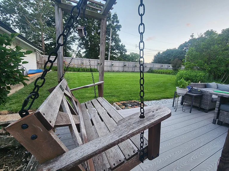 536 Saint Josephs Dr — Photo 5