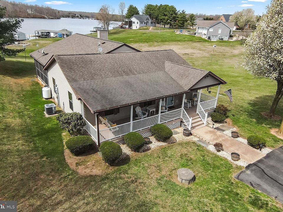 1st image of 6734 Lake Pointe Dr
