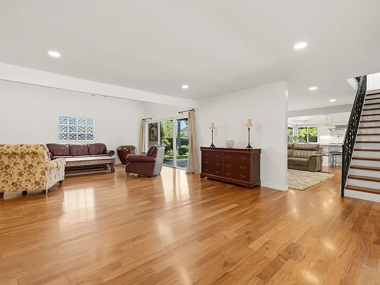 4501 Regents Ct — Photo 7