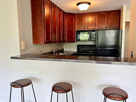 4th image of 5900 Oakwood Dr APT 3F