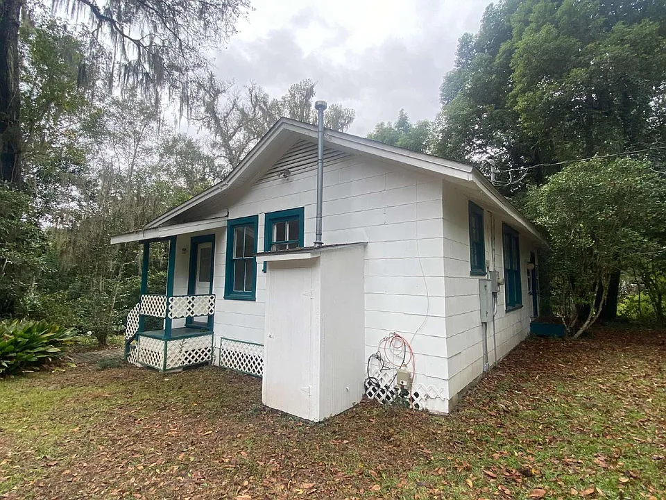 305 E Bradford Rd