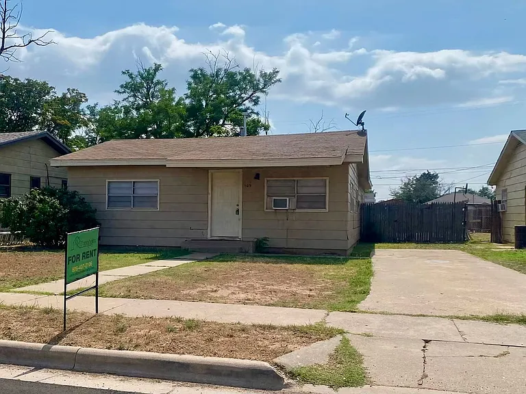 109 N Uvalde Ave — Photo 2
