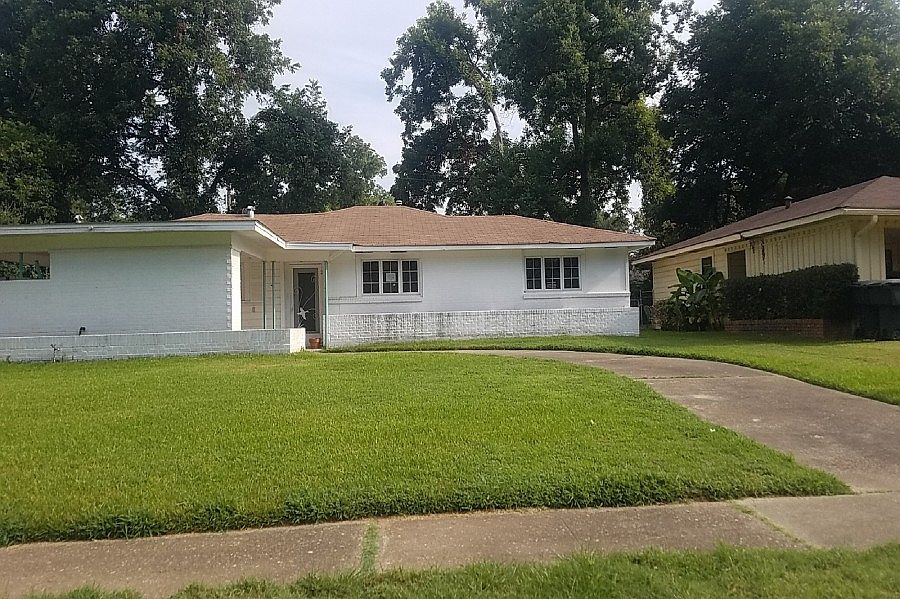 1st image of 172 Bruce Ave