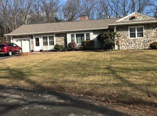 960 Pippin Orchard Rd, Cranston, RI 02921