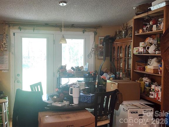 5th image of 155 Mill Pond Ln