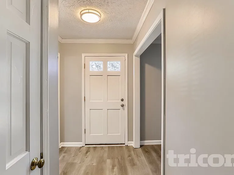 4809 Glenwhite Dr — Photo 2