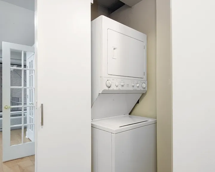 40 E Delaware Pl #705 — Photo 13