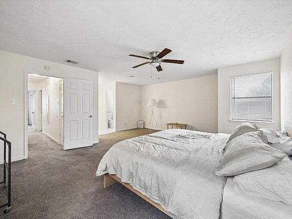 4th image of 6619 Log Hollow Dr