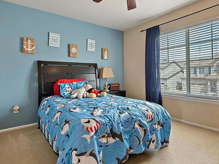 2143 Broadleaf Loop — Photo 4