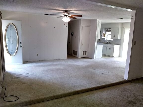 5th image of 402 Skiles St