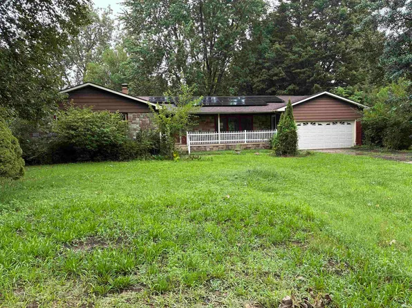 748 W 9th St, Rochester, IN 46975