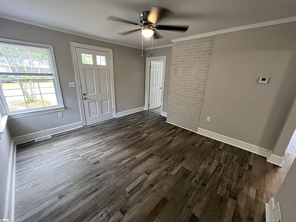 2nd image of 2406 Northview Ave